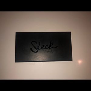 Sleek Vintage Romance